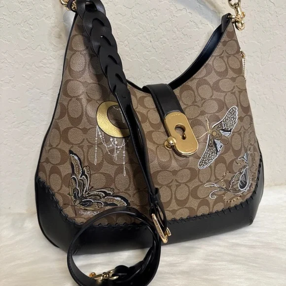 Coach Large Amber Hobo In Signature Canvas with Chelsea Animation and Whipstitch - Picture 9 of 12